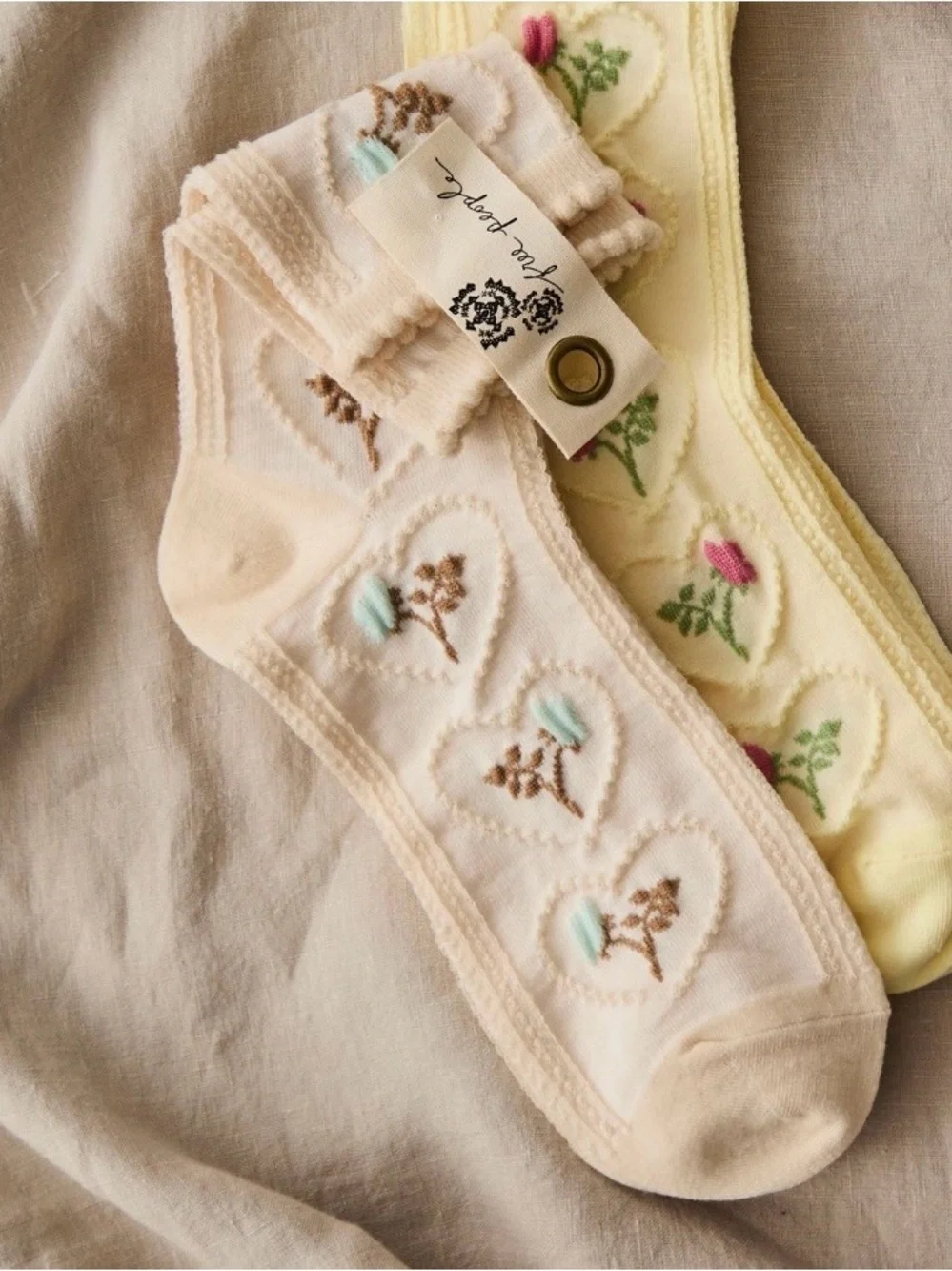 Free people heart bloom socks in Ivy NWT